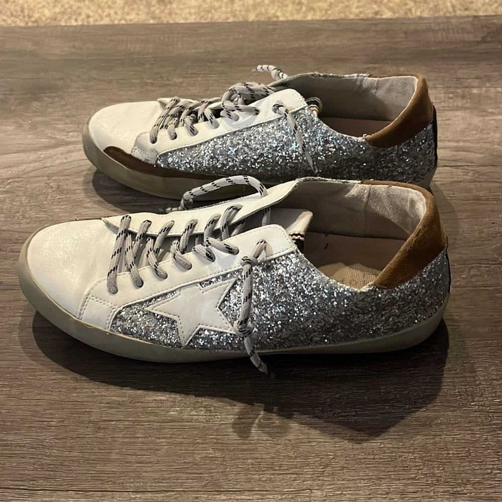 Women’s Shu shop tennis shoes